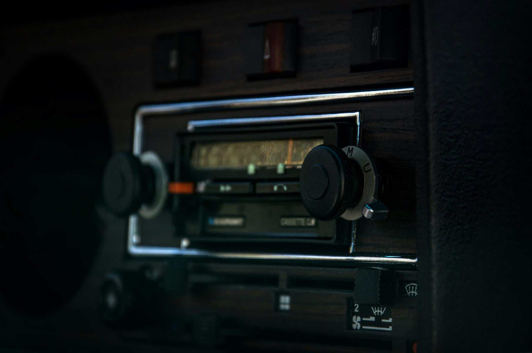 Transform Your Radio Station with Virtual Jock’s Top-Notch Talent Selection