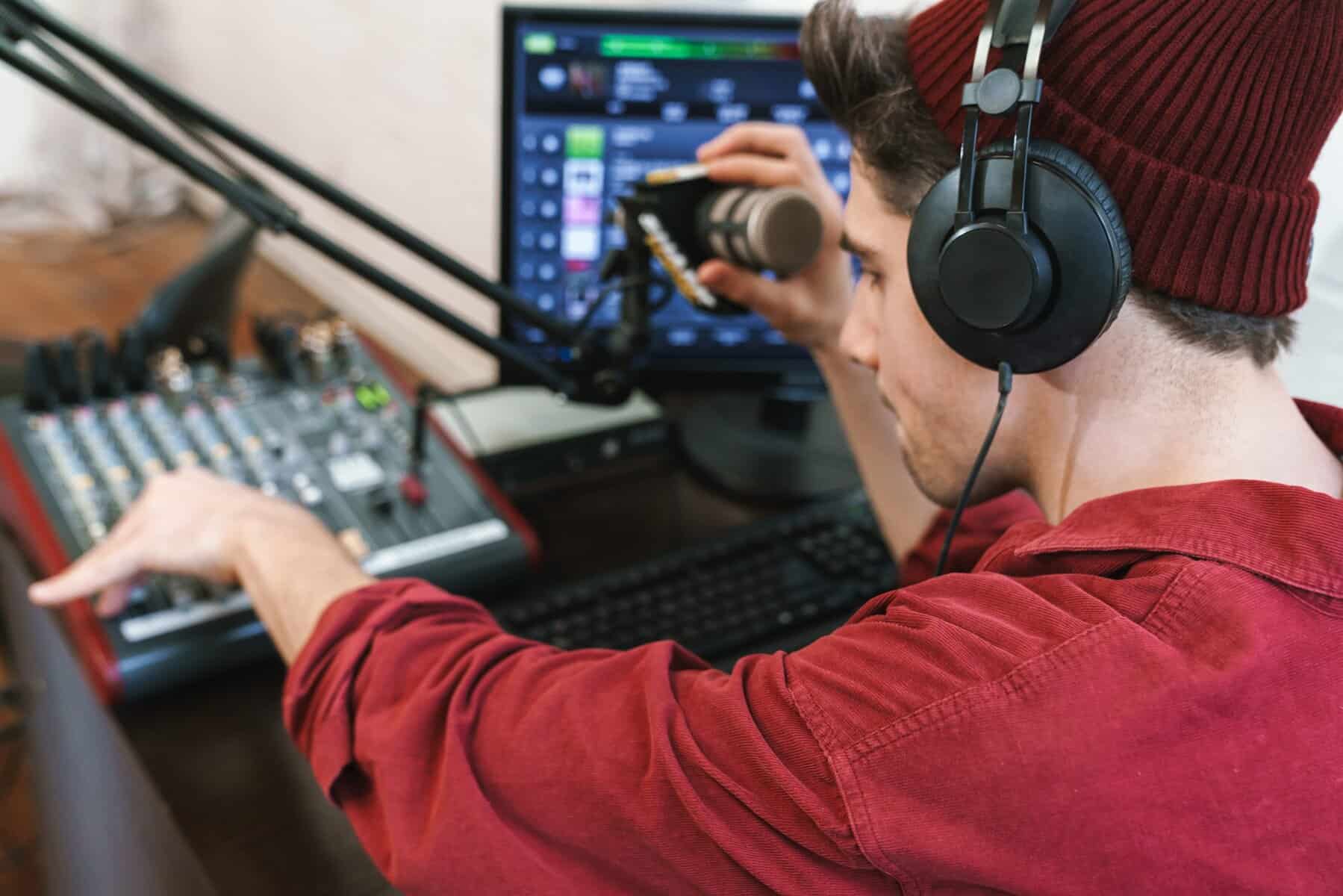 Enhancing Your Radio Station’s Sound with Virtual Jock’s Imaging Services