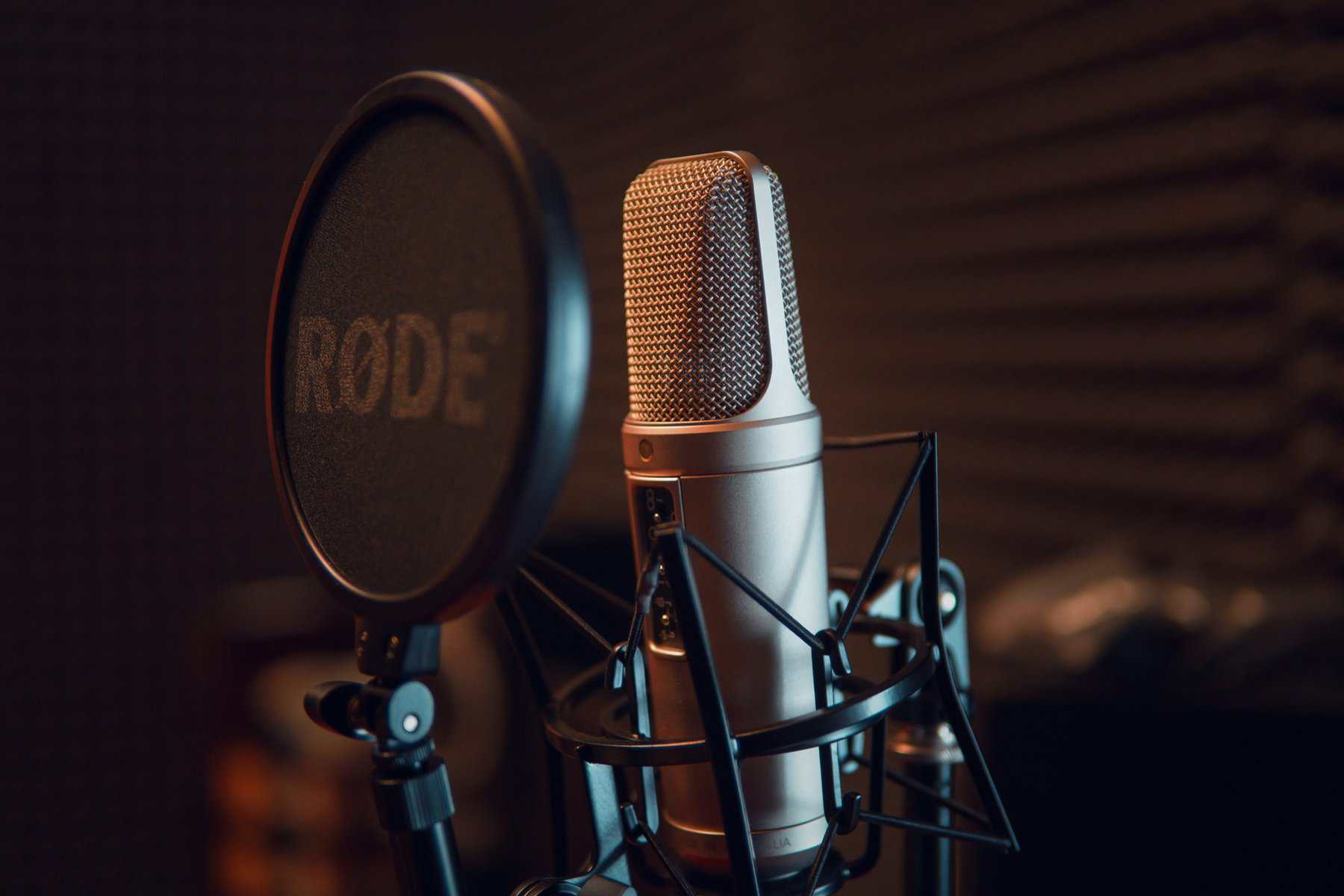 The Importance of Radio Voice Tracking for Time and Cost Efficiency