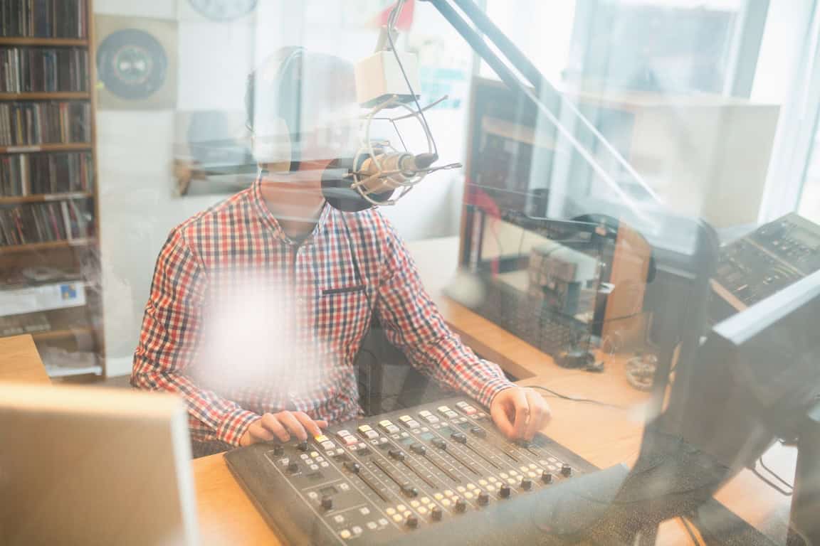 Strengthen Your Radio Station with Virtual Jock’s Comprehensive Consulting Services