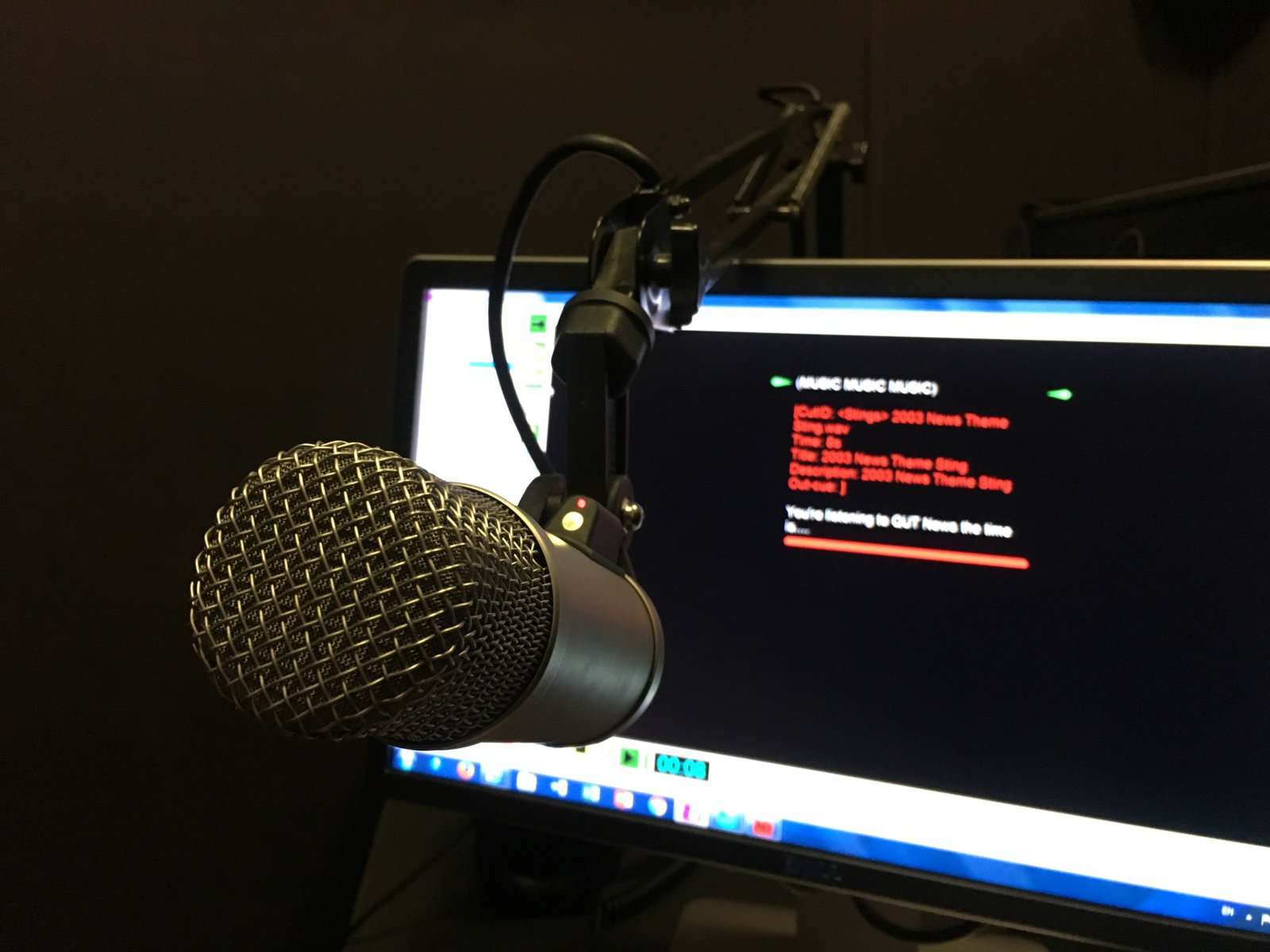 WHAT MAKES A SUCCESSFUL RADIO SHOW