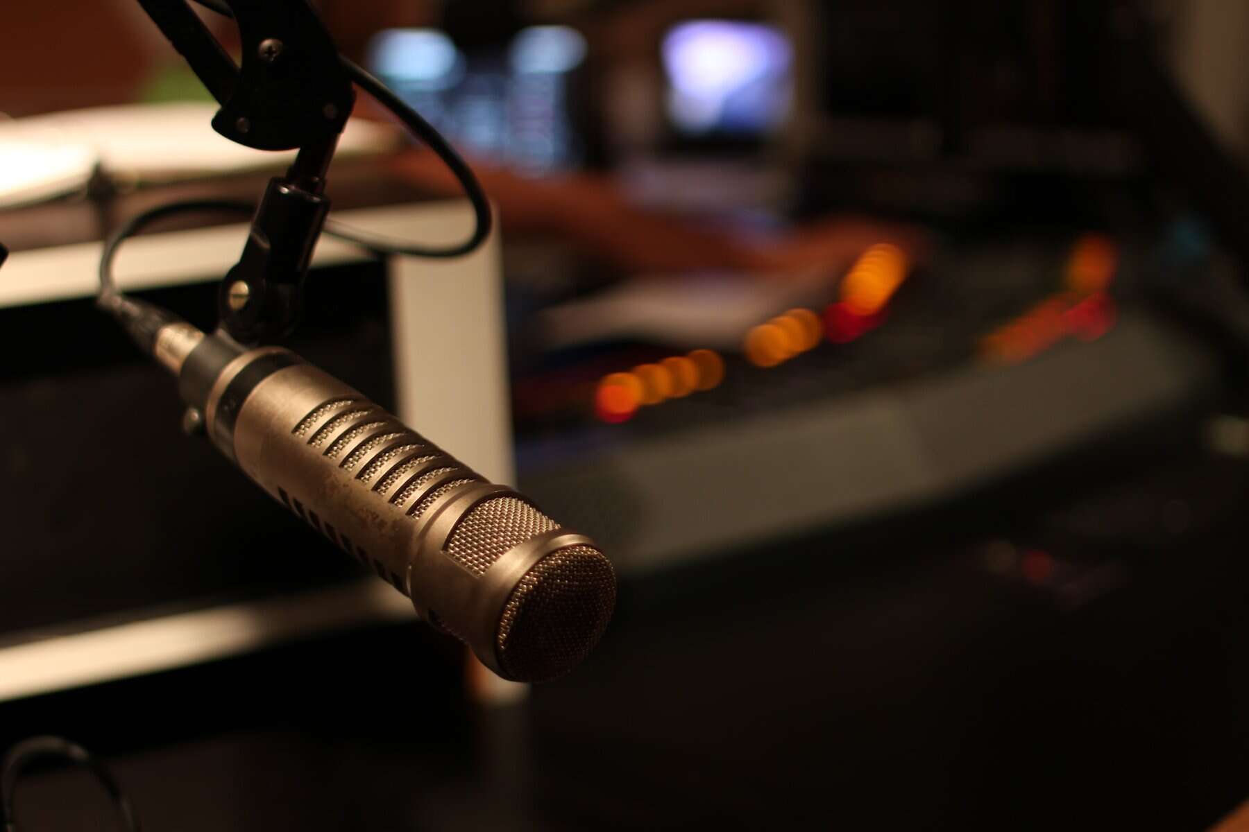 Expand Your Radio Station’s Reach with Virtual Jock’s Format-Specific Expertise